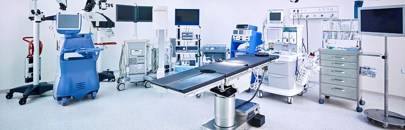 Operations-Saal in weiss mit blauen Akzenten