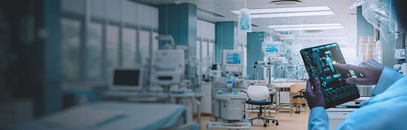 Person mit Tablet im Spital