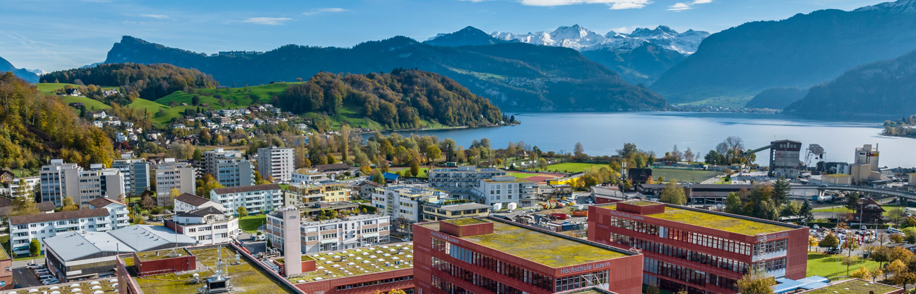 Sicht auf den Vierwaldstättersee und den Campus Horw