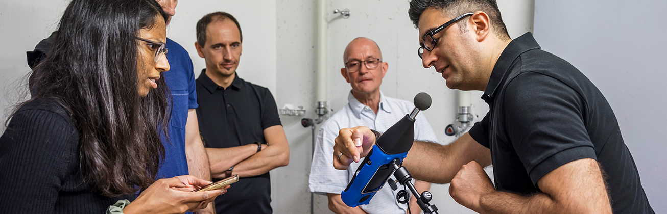 raumakustik amir und assistentin