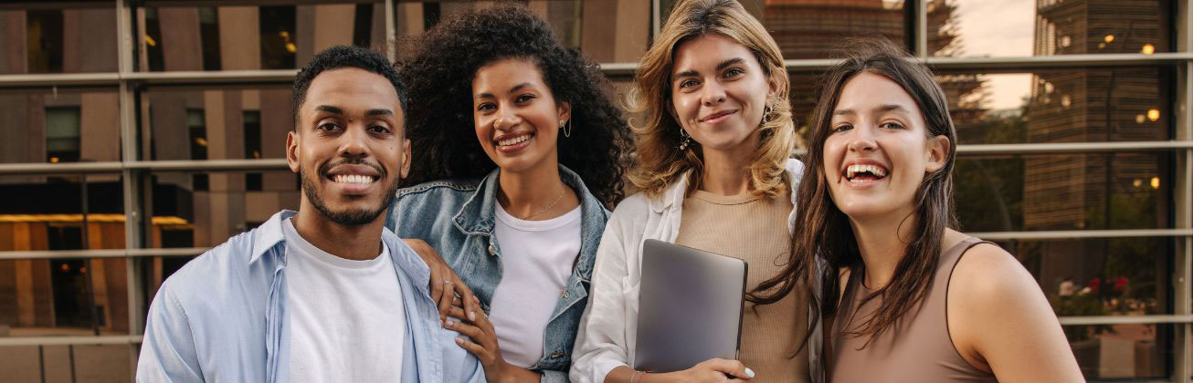 Studierende lachen