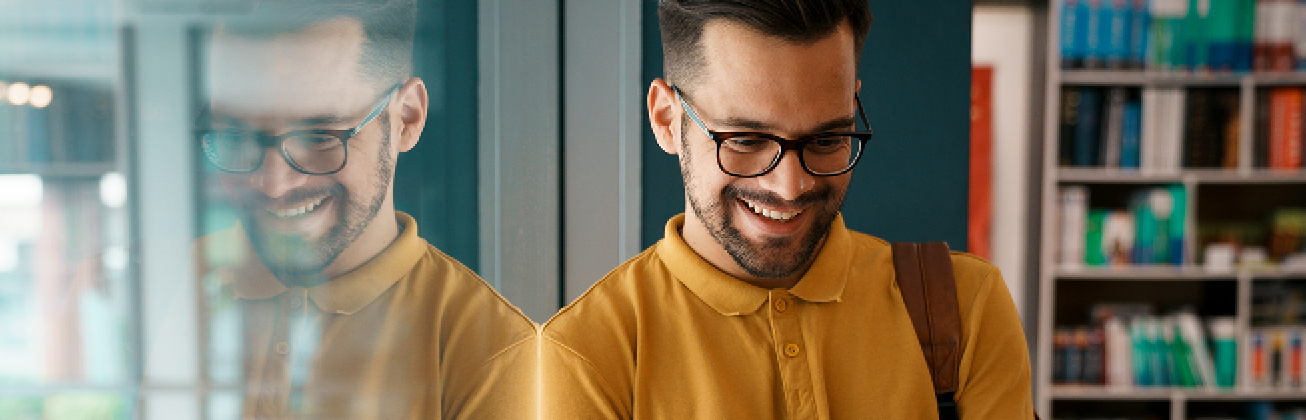 Moodboard Mann lächelt 