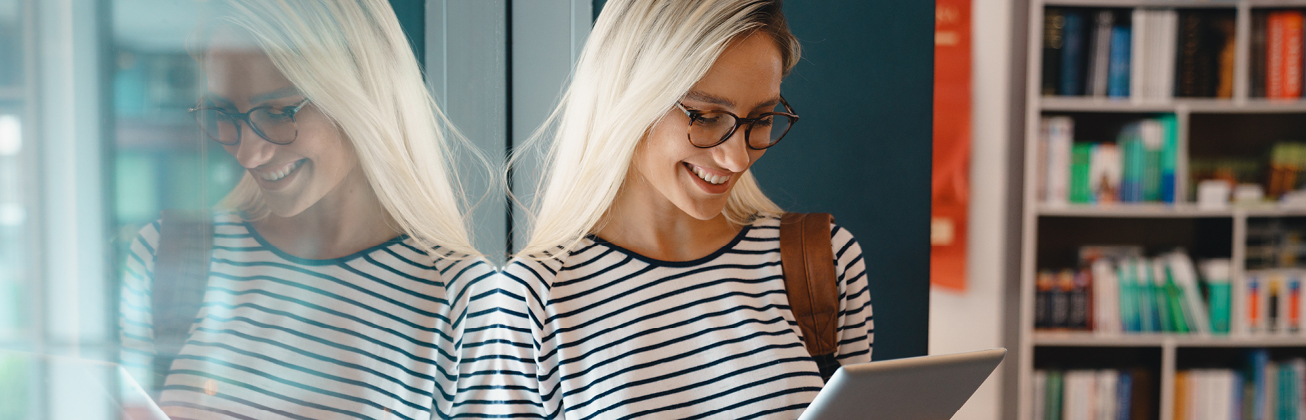 Moodboard Frau liest 