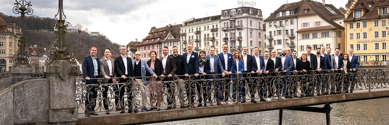 Gruppe der Absolvierenden Executive MBA Luzern 2024 in Luzern