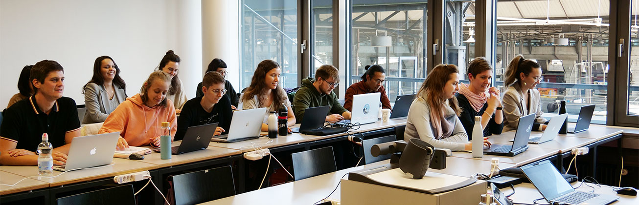 Schulklasse Major Public and Nonprofit Management