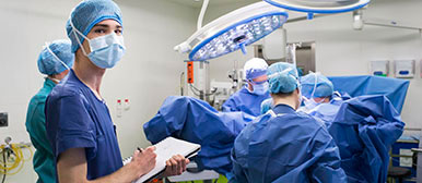 «Vom Penis zur Vagina - Operationszeichnungen einer Geschlechtsangleichung» von Manuel Ruoss