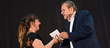 Eva Jolanda Epprecht, Preisträgerin des Preises der Stiftung Alan C. Harris und Else Harris geb. Treumann, mit Laudator  Peter Niggli.