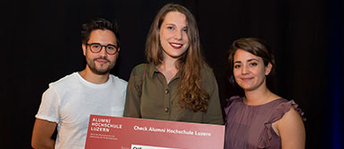 Förderpreis Design & Kunst /Alumni Hochschule Luzern, Preisträgerin Maeva Rubli mit Laudator Florian Paul Koenig, Hochschule Luzern – Design & Kunst