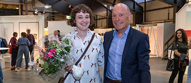 Rahel-Maria Scheuerer. Preisträgerin des Max von Moos Preises 2019 mit Laudator Stefan Schulz, Hochschule Luzern – Design & Kunst