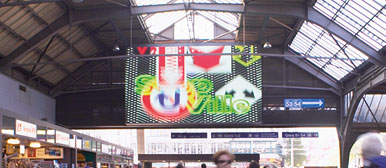 Digitale Werbetafeln in der Stadt Zürich, 2013 (Bilder 1 & 2: Amt für Städtebau, Zürich; Bilder 3 & 5 Theo Stalder; Bild 4 Agnès Laube)