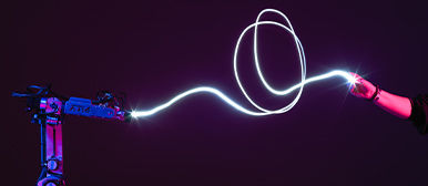 Interdisziplinäre Projekte an der HSLU – Roboterarm trifft auf Lichtlinie als Symbol für Design und Technologie.