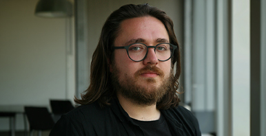 Ein Portrait des Creative Transformation Mitarbeiter Fernando Obieta.