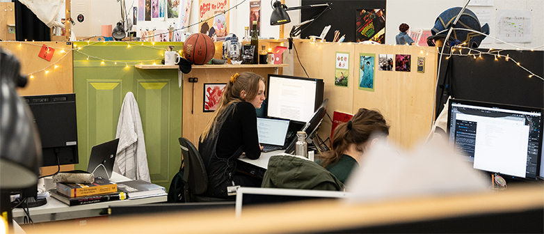 Teaserbild, das ein Animationsatelier aus dem Campus 745 zeigt. Für die Creative Transformation Seite Studium.