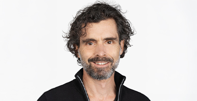 Ein Portrait des Creative Transformation Mitarbeiter Jens Badura.