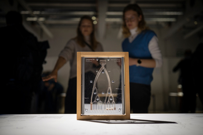 Datenskulptur ausgestellt