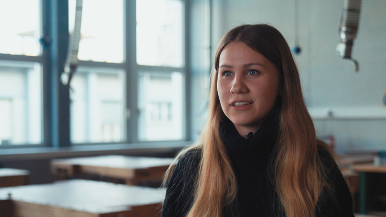 Studentin erzählt über ein Projekt