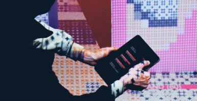 Tablet vor Beamer Projektion