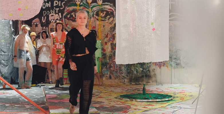 Studierende machen eine Fashion-Show