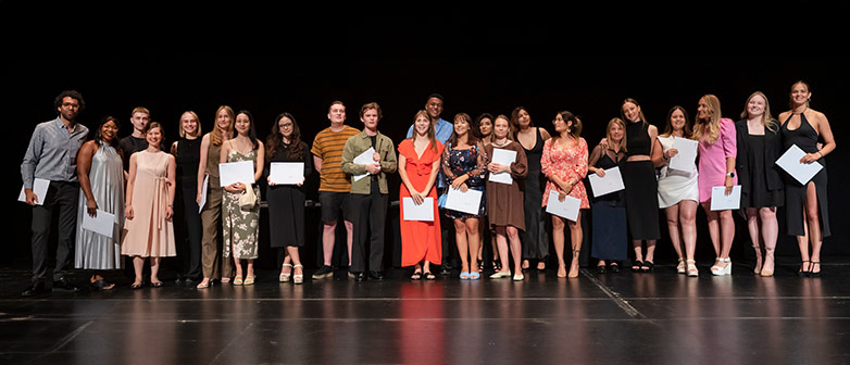 Absolvent:innen bei der Diplomfeier