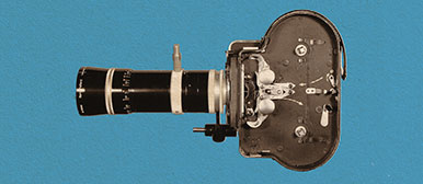 Visual Programm Philosophie - Kamera auf blauem Hintergrund