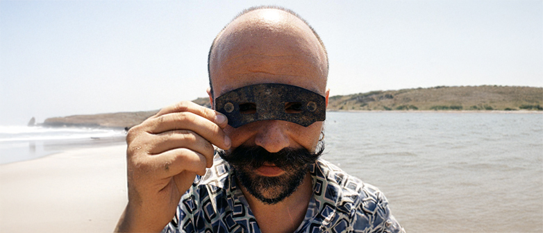 Portrait von Carlos Isabel, Dozent beim Master Film der HSLU – Design Film Kunst.