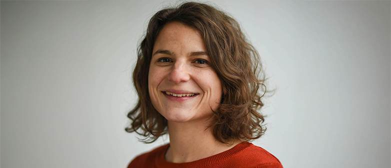 Portrait von Nadine Häusler Dozentin beim Master Film der HSLU – Design Film Kunst.