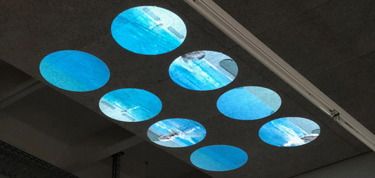 Runde Projektionen an Decke