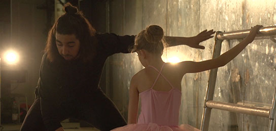 Tanzlehrer mit Ballettschülerin