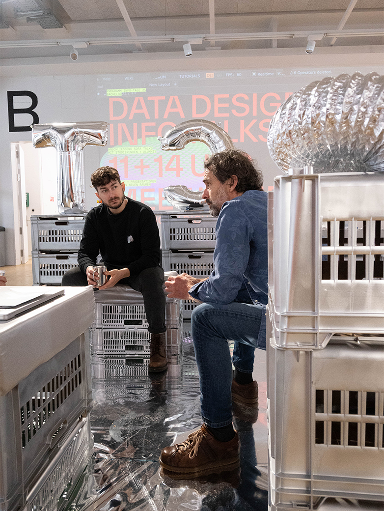 Visuelle Identität, Kommunikationsmittel und Ausstellungseinblicke des Bachelor Creative Transformation der HSLU, mit Printprodukten, Installationen, Workshops und Anwendungen im realen Kontext.