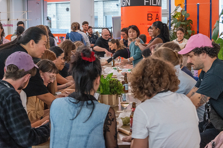 Einblicke in die SDNC: Plakate im öffentlichen Raum, Workshops, Vorträge und Austausch zwischen Teilnehmenden an der Hochschule Luzern – Design Film Kunst.