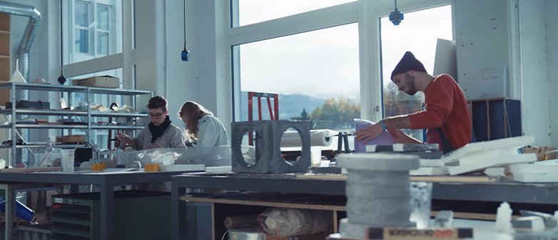 Studierende bei der Arbeit