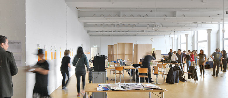 Symbolbild: Studierende des Departements Design & Kunst, Emmenbrücke. Bild: Hochschule Luzern