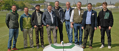 Mähroboter mit Team