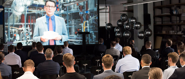 Diplomfeier hybrid: 415 Technik & Architektur-Absolventinnen und Absolventen der Hochschule Luzern nahmen ihre Diplome entgegen.