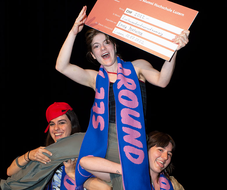 Förderpreis Design & Kunst/Alumni Hochschule Luzern: Emma Bertuchoz (Mitte) mit Team