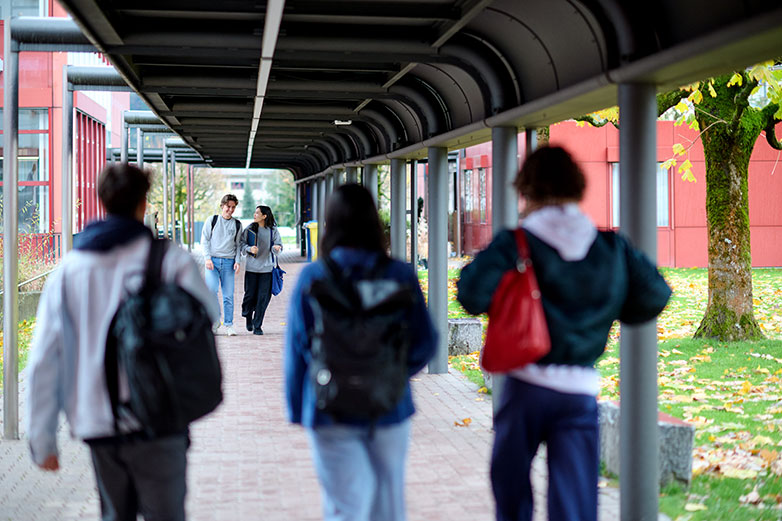 Der Campus der HSLU füllt sich wieder mit Leben.