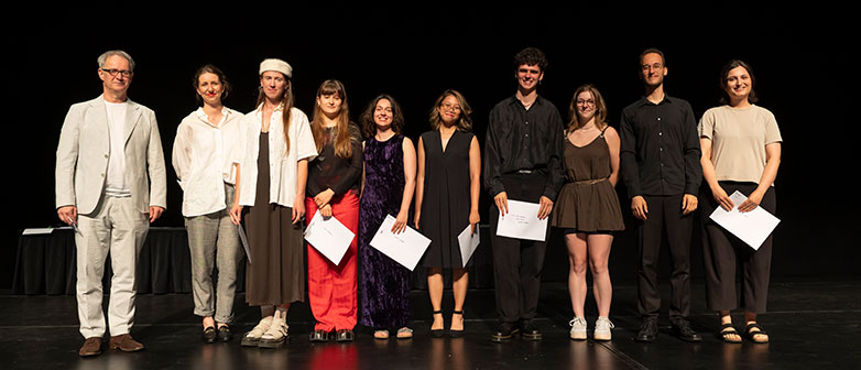 Der Nachwuchsförderpreis Kultur – ST.ART des Kantons Luzern geht an  Julia Meade, Lisa Schöpflin,  Elisabeth Desintaputri,  Sven Kristlbauer, Marion Zeder, Raul Bison und Selin Besili