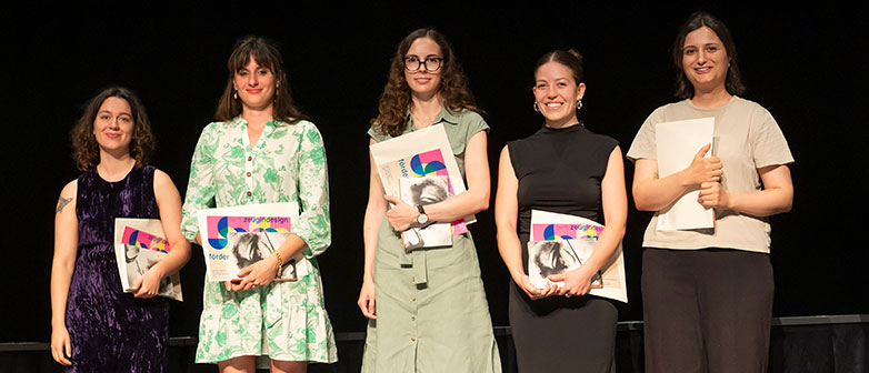zeugindesign-Stiftung: der Preis geht an Diana Walter Magdalena Tomoff Celine Schmid Olivia Fischer Selin Besili. Bild: Priska Ketterer