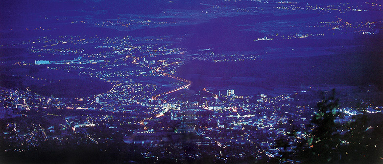 Vielleicht bald eins: Blick vom Weissenstein auf den Lebensraum Biberist, Derendingen, Luterbach, Solothurn und Zuchwil. (Bild: Hansjörg Sahli)
