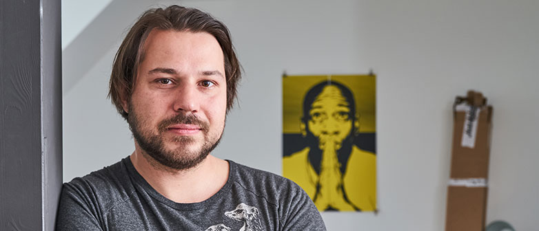 Kreativer Kopf mit Bodenhaftung: Amadeus Waltenspühl engagiert sich für lokale Projekte. (Bild: Ingo Höhn)