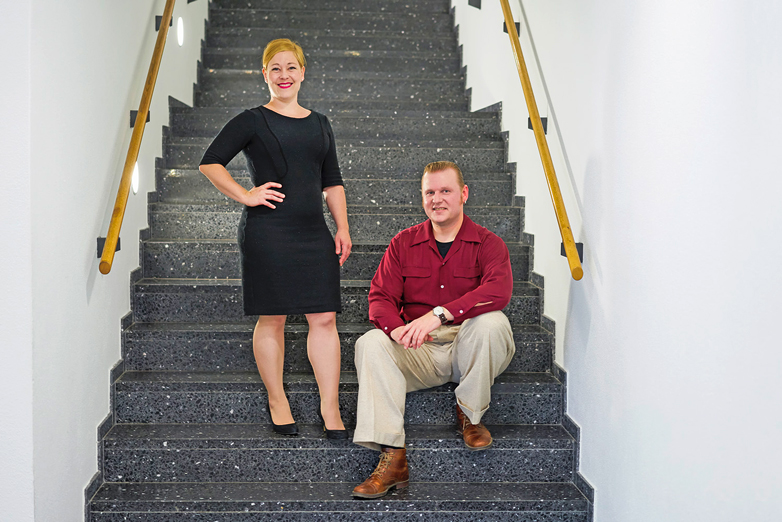 Selina Villiger und Konrad Amstutz sind sich einig: «Der Einsatz für die Alumni ist eine Leidenschaft.» Foto: Ingo Höhn