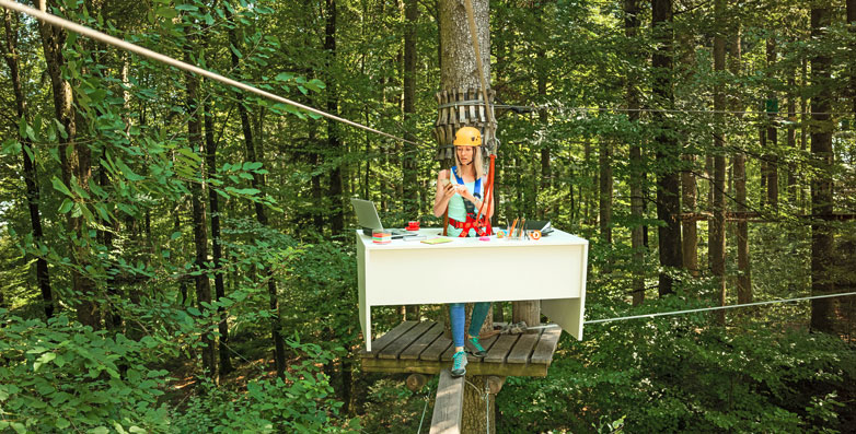 Den Balanceakt zwischen Arbeit und Freizeit meistern: Eine Kampagne des SVV sensibilisiert dafür. Foto: Schweizerischer Versicherungsverband SVV, Kampagne: ausschalten-auftanken.ch, Werbeagentur tbd.ch
