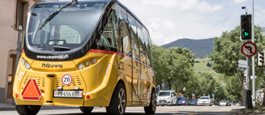 In Sion sind selbstfahrende Busse bereits testweise im Einsatz. Foto: Keystone