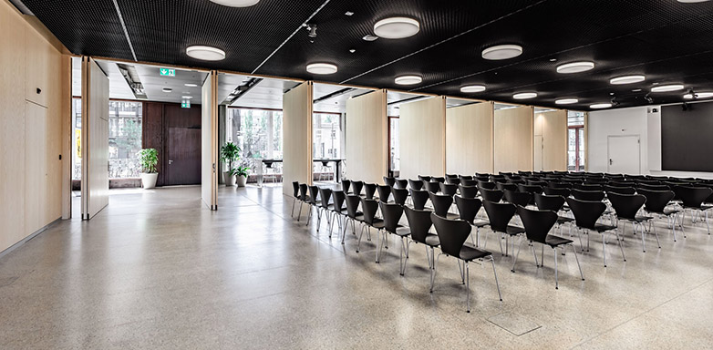 Aula im neuen Campus Perron