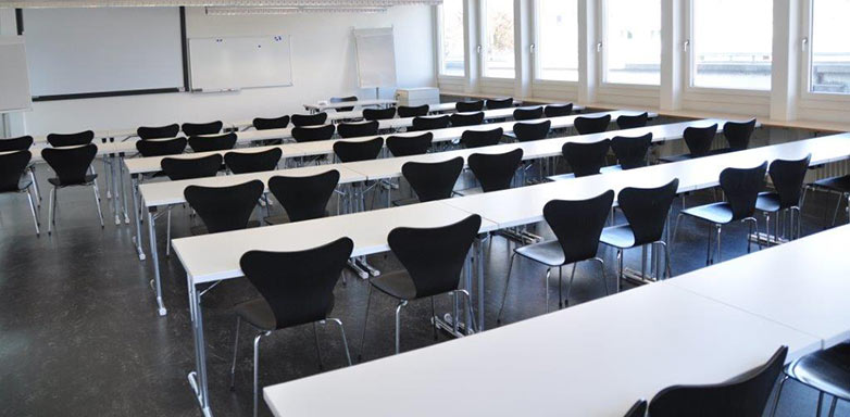 Das grosse Plenum der Hochschule Luzern – Soziale Arbeit an der Werftestrasse 1 bietet Platz für 68 Personen. 