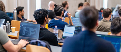 Menschen auf einer Konferenz