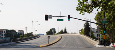 Verlassene Strassenkreuzung in Kalifornien