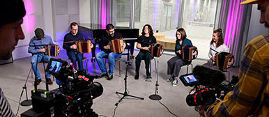 Impression aus dem Aufnahmetag des SRF Potzmusig an der HSLU Musik. 