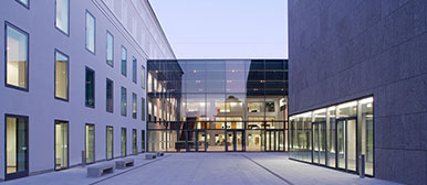 Bild eines modernen Gebäudes des Mozarteums in Salzburg. Bild Christian Schneider