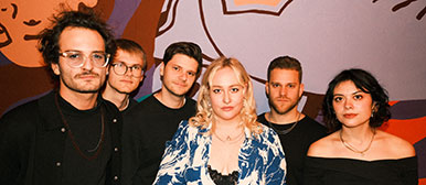 Band mit 6 Mitglieder